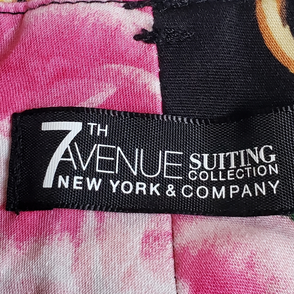 ❤️ New York & Co Women's Shorts Floral Pattern - Picture 3 of 4